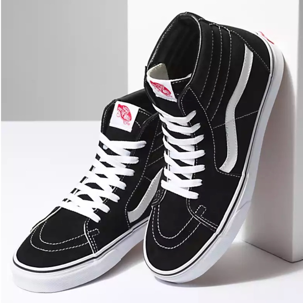 Sk8-Hi Black & White Vans , the classic Hi-top